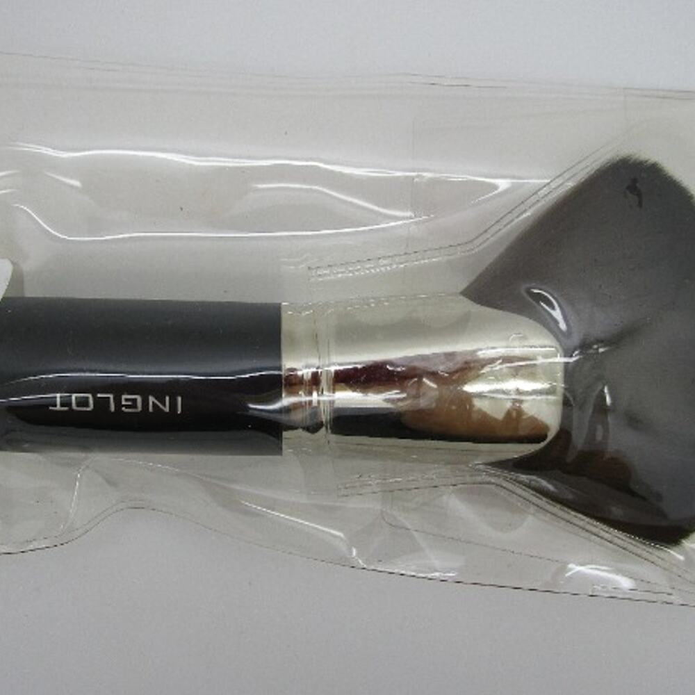 INGLOT 51S Large Fan Face Body Makeup Brush Powder Blush Highlighter Bronzer NEW